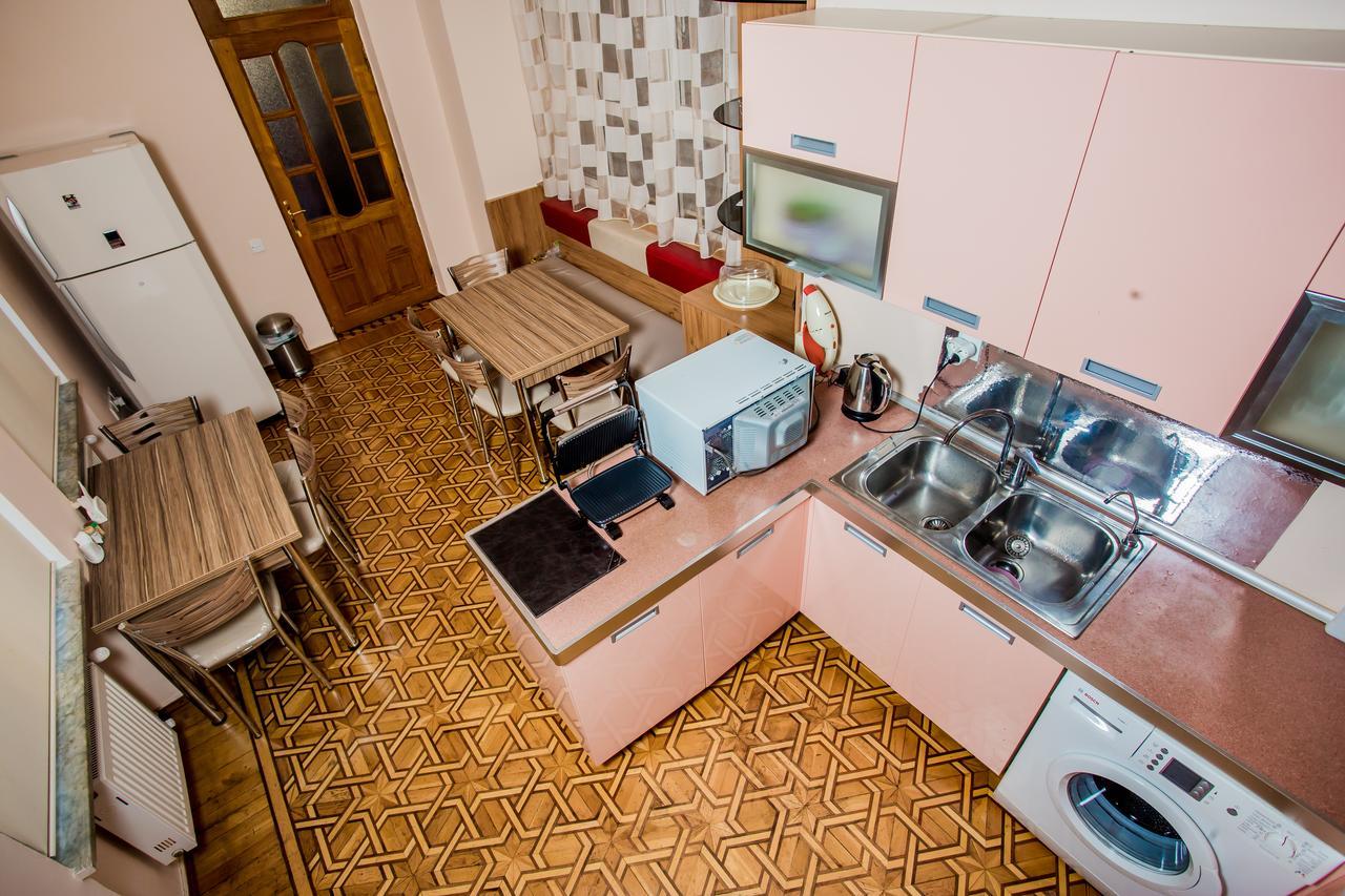 Centrum Hotel&Hostel Baky Esterno foto